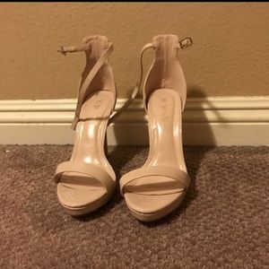 High heels size 9